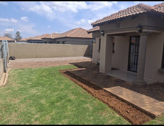 2 BEDROOM FREEHOLD FOR SALE IN DAWN PARK